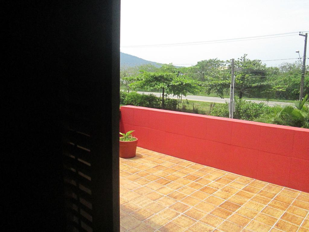 Dormitórios Praia da Lagoinha Ubatuba Habitación foto